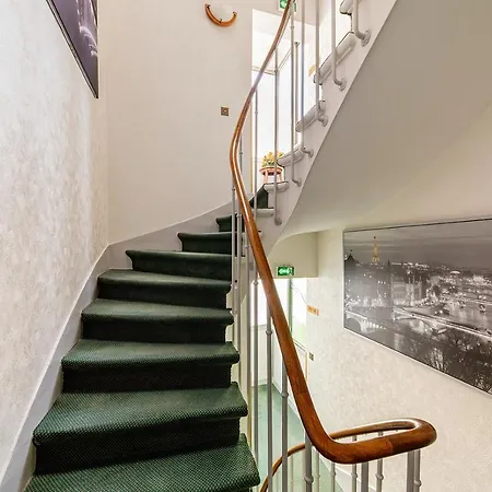 Crystal Hotell 3*