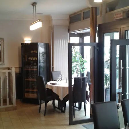 Crystal Levallois-Perret